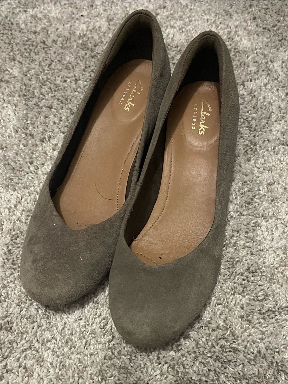 Clarks Olive Gray Suede Round-Toe Flats